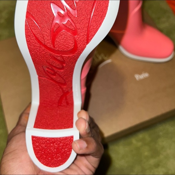 Beautiful Bubblegum pink💖 Christian Louboutins ❤️ - Picture 8 of 12
